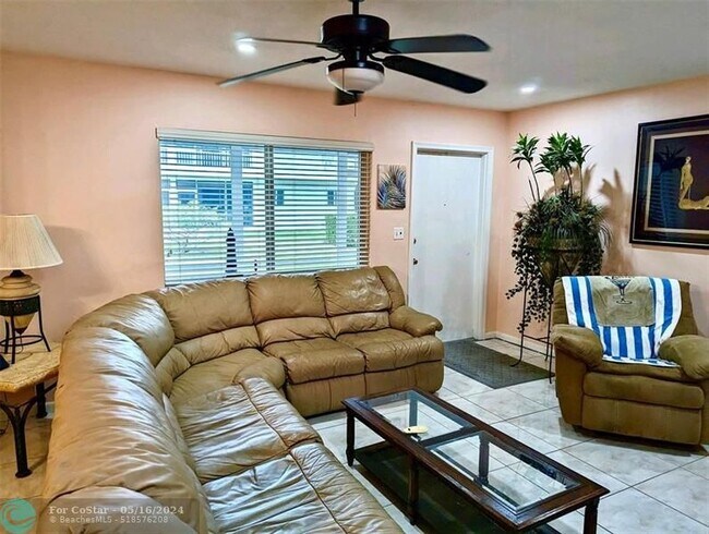 Foto del edificio - 2100 NE 38th St