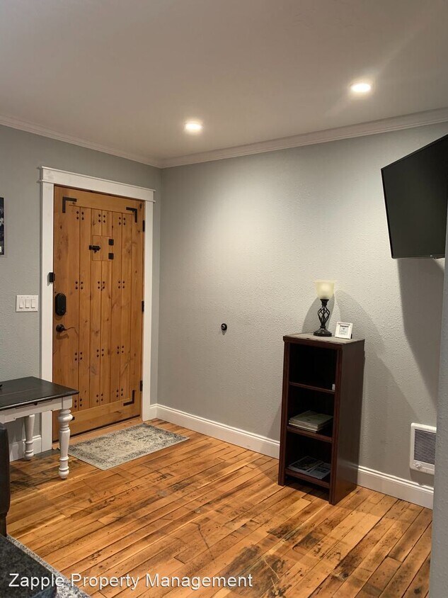 Foto principal - 1 br, 1 bath House - 306 N. 2nd Street, Un...