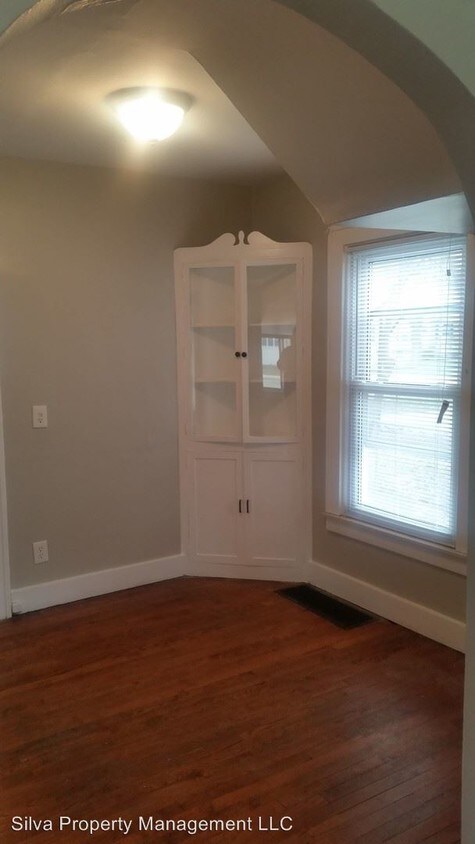 Primary Photo - 2 br, 1 bath Apartment - 406 W 12 Mile