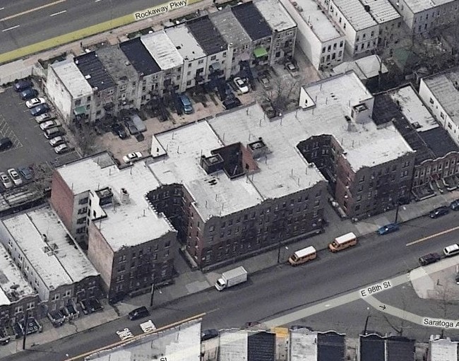 Building Photo - 474 E 98th St