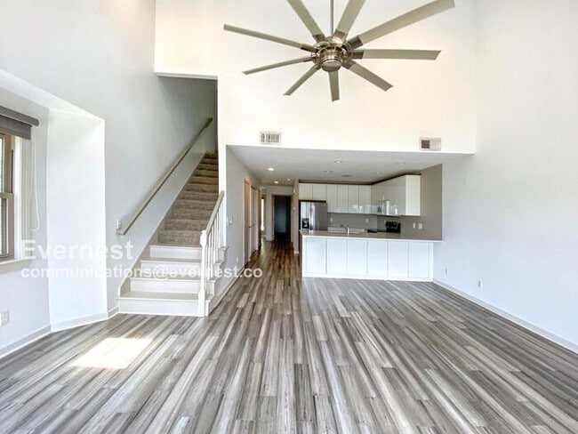 Building Photo - 197 River Breeze Dr