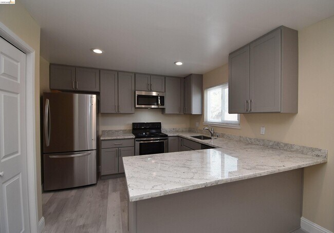 Foto del edificio - 40232 Blanchard St