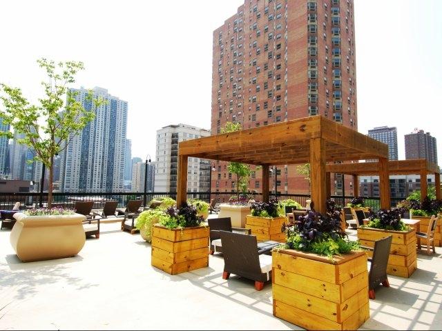 Foto principal - 15 E Delaware Pl