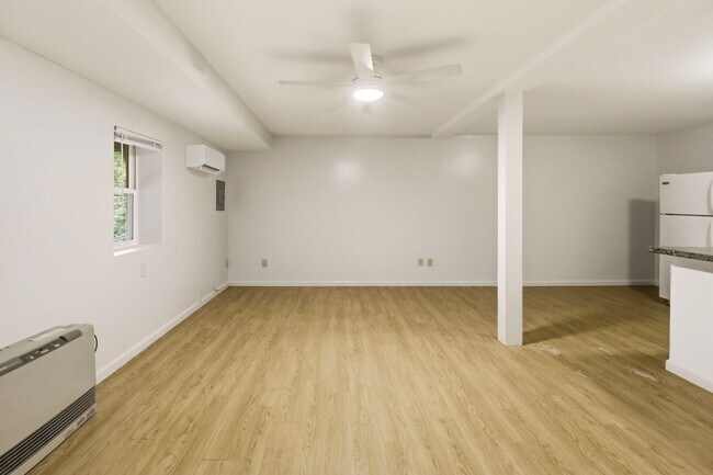 Foto del edificio - 836 Mountain View Rd