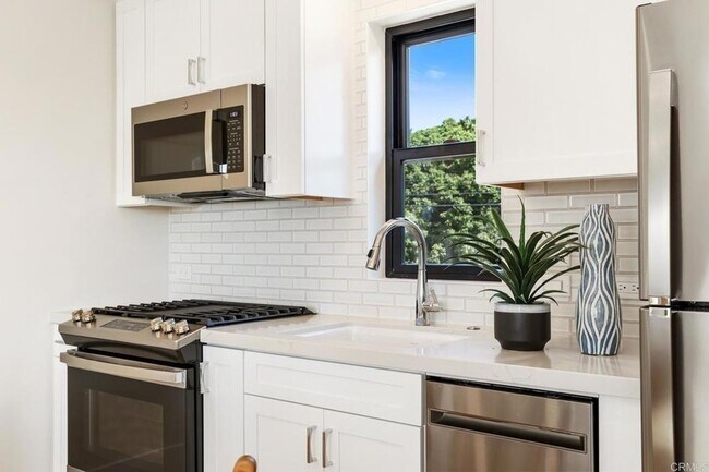 Building Photo - 3757 Adams St