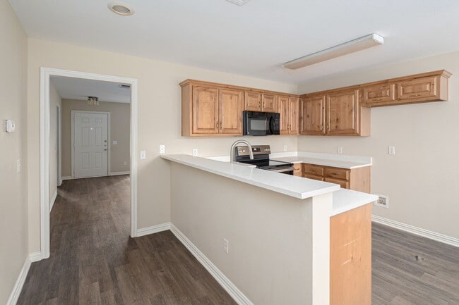 Building Photo - 640 W Marshall Dr