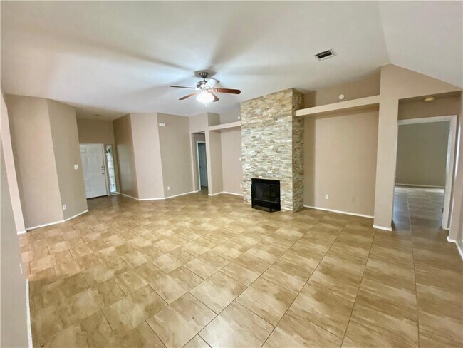 Foto del edificio - 209 N Blue Ridge Pkwy