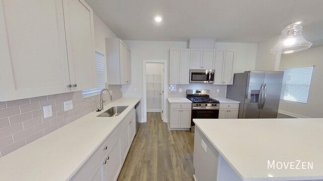 Building Photo - 768 Lightrail Dr