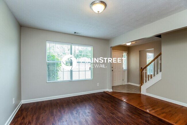 Foto del edificio - 4 Bedroom Pet-Friendly Home in Lithonia, G...