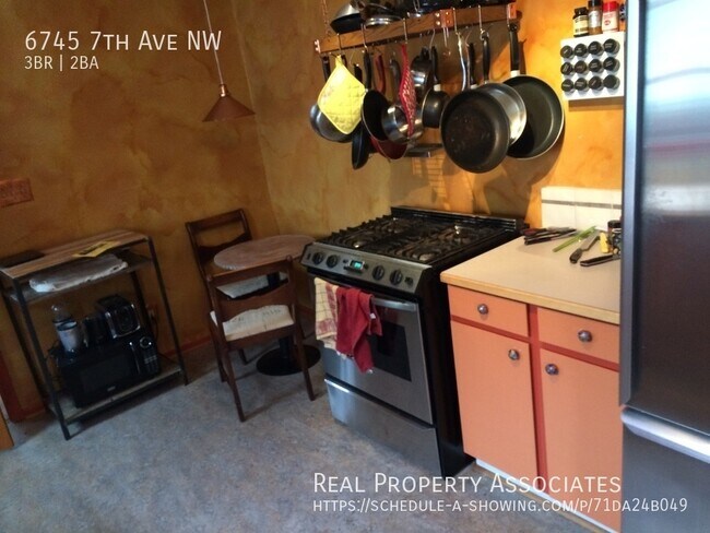 Foto del edificio - 6745 7th Ave NW