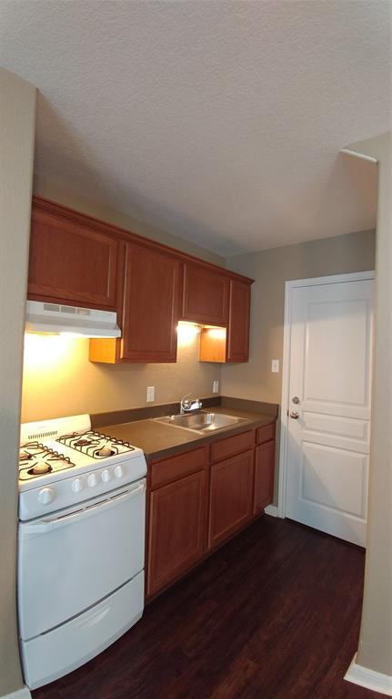 Building Photo - 113 Rush Haven