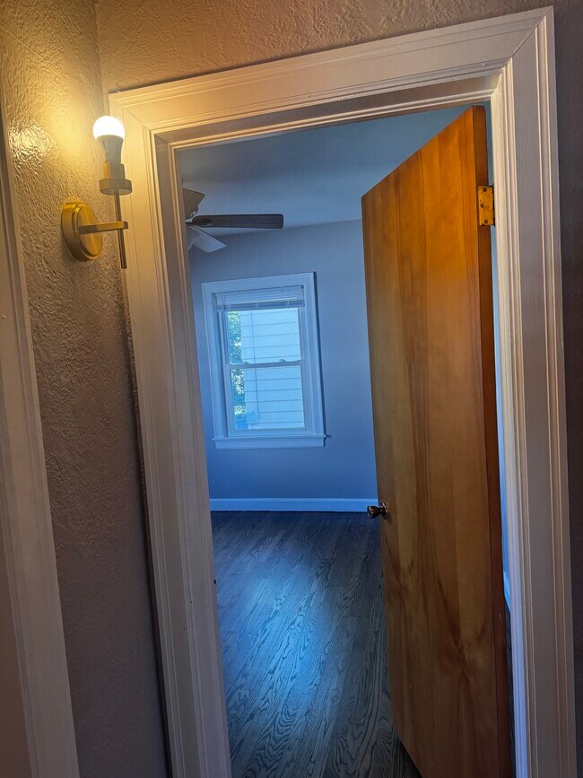 Foto del edificio - 3124 N Parish Ave