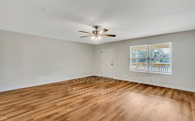Foto del edificio - 302 S Laurel St