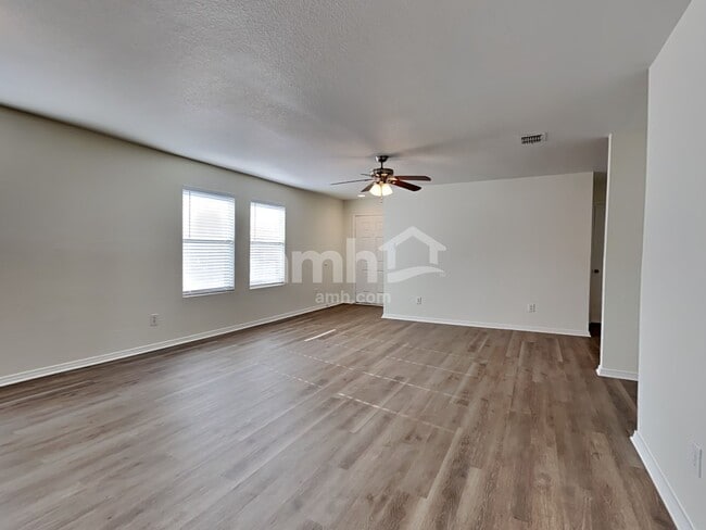 Building Photo - 812 Poncho Ln