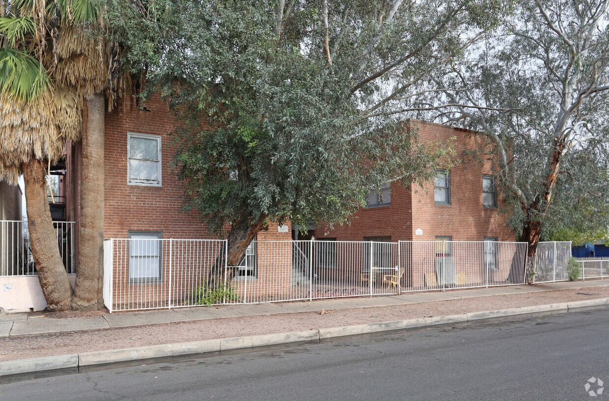 Building Photo - 347-357 N 6th Ave