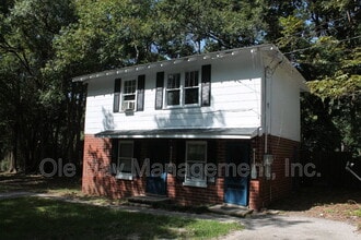 Building Photo - 2305-A Hillwood Dr S