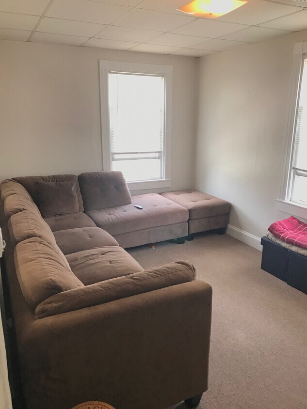 Foto principal - 703 Thames St