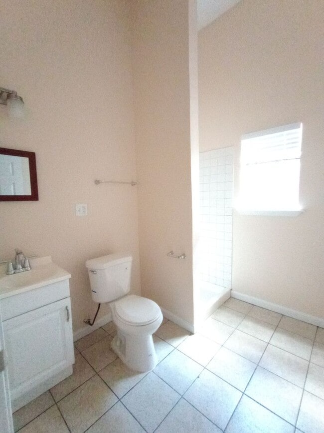 Building Photo - 326 S Dorgenois St