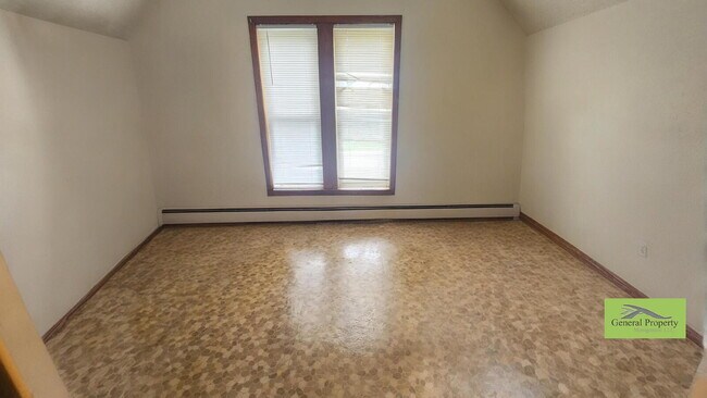 Foto del edificio - 2 Bedroom, 1 Bathroom Duplex
