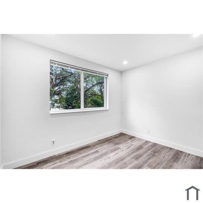 Foto del edificio - 6445 NW 2nd Ave