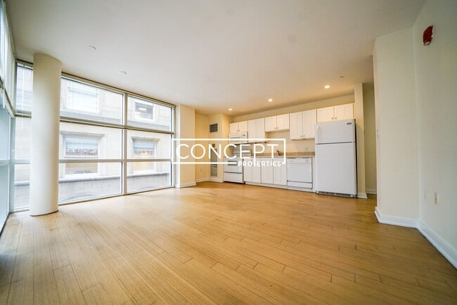 Building Photo - 40 Boylston St