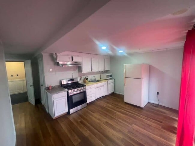 Foto del edificio - 43 Valerie Dr