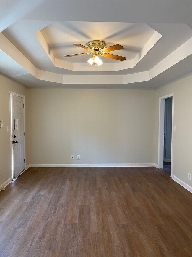 Building Photo - 577 Garnet Dr