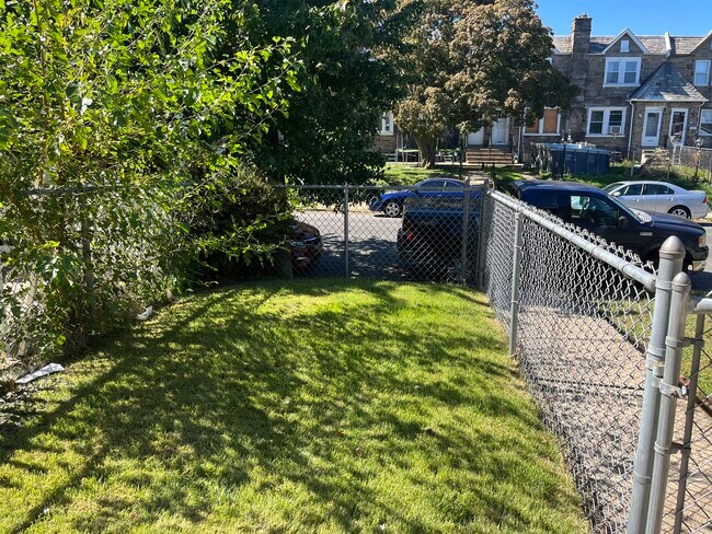 Foto del edificio - 3427 Sheffield Ave