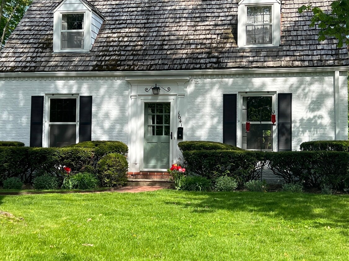 Primary Photo - 1641 Ravine Ln