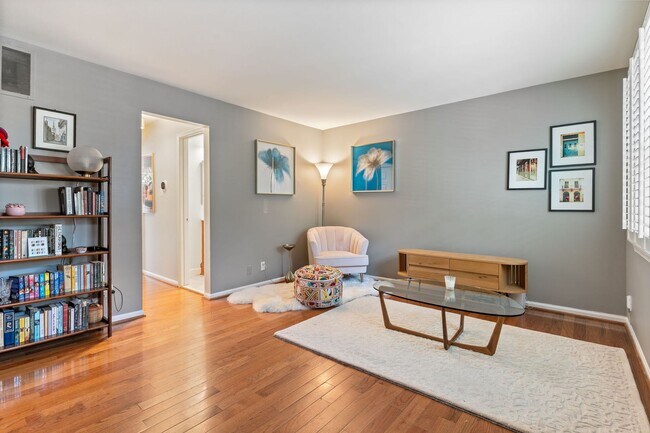 Foto del edificio - 1723 Price St