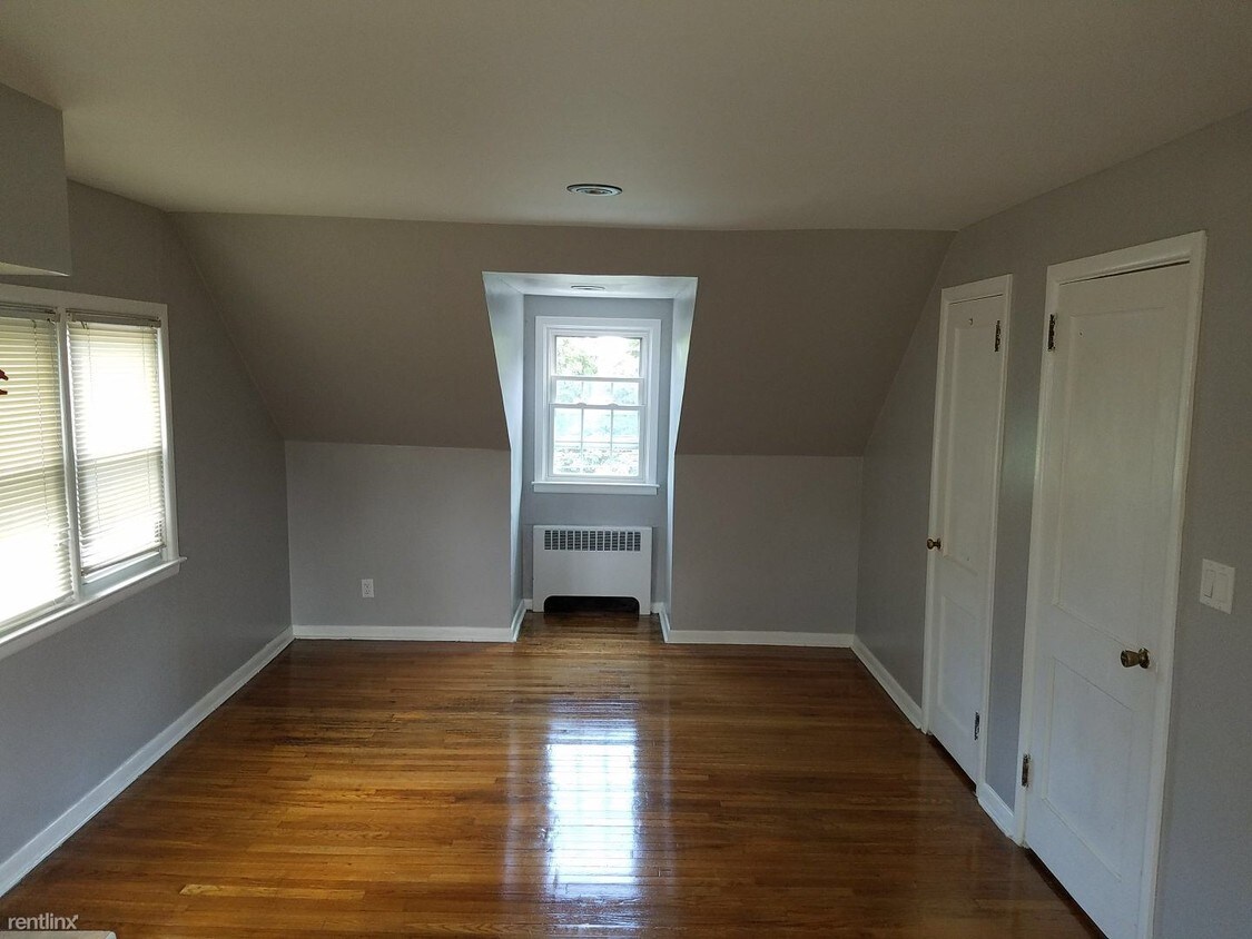 Primary Photo - 245 Palmer Rd