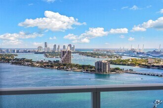 Building Photo - 2020 N Bayshore Dr