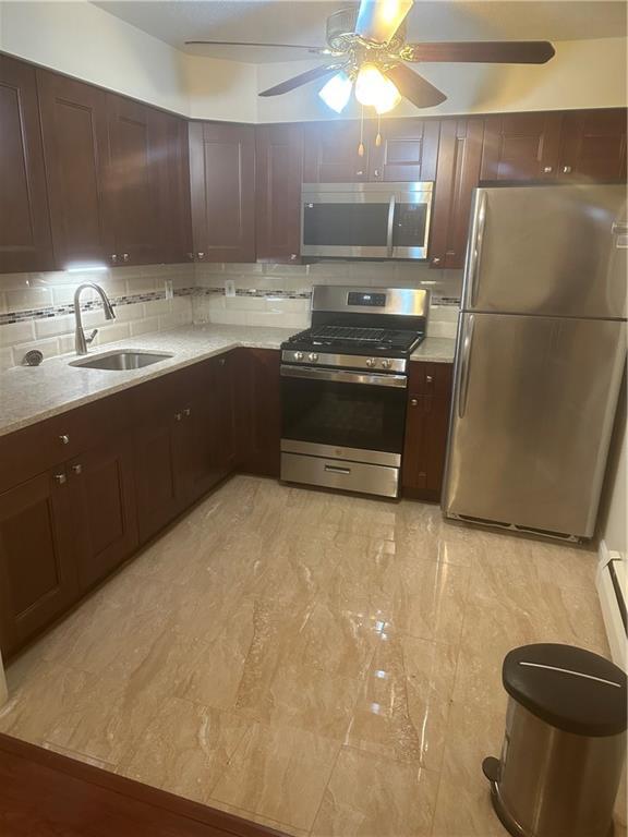 Foto del edificio - 695 Belmont Ave