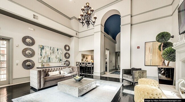 Foto del edificio - 2403 N Washington Ave