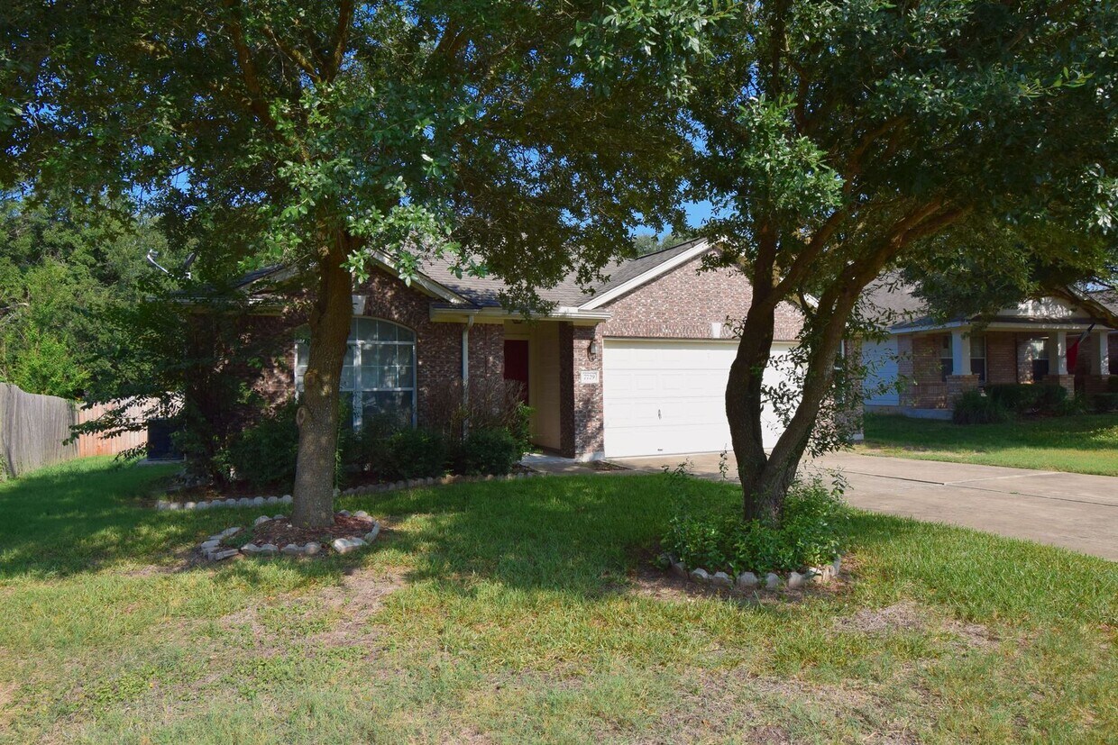 three Bedroom House in House Rental in