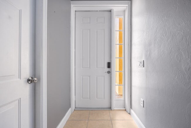 Foto del edificio - 3212 Sea Haven Ct