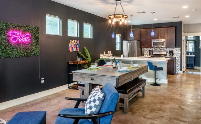 Building Photo - 3000 Neal St