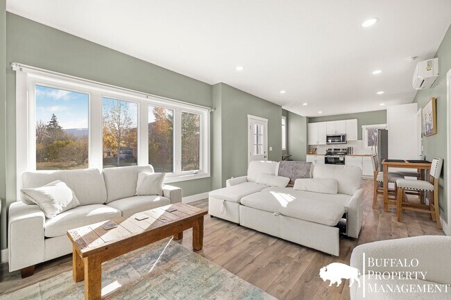 Foto del edificio - Brand new fully furnished home available f...