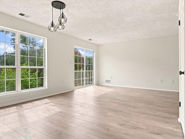 Foto del edificio - 10 Cottonwood St