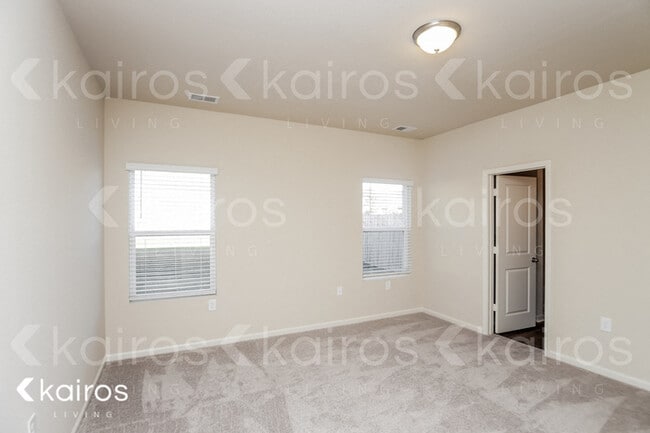 Building Photo - 18532 Wiregrass Dr