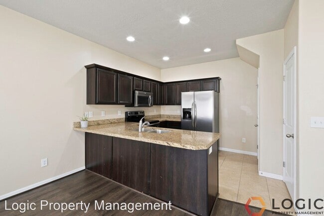 Building Photo - 4 br, 3.5 bath House - 7909 Spring Station...