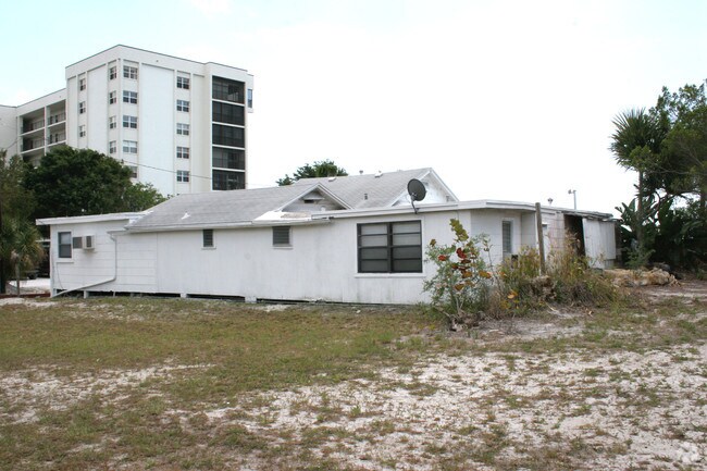 Building Photo - 5404 Calle de la Siesta