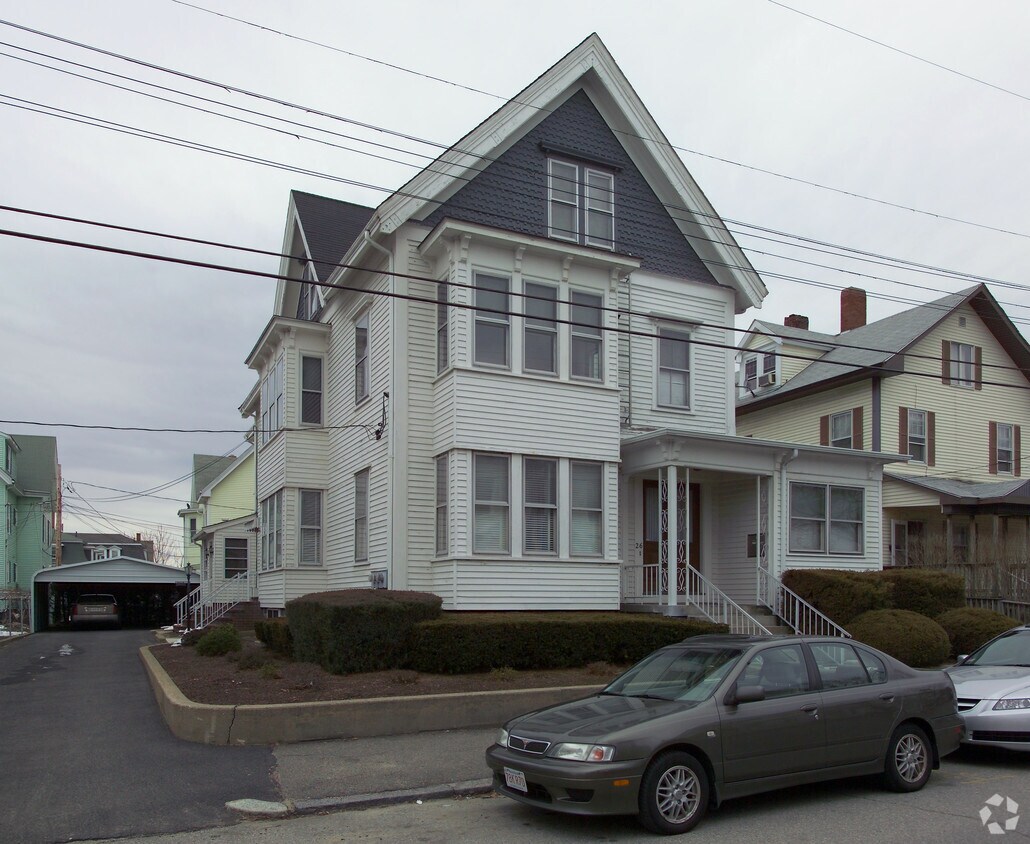 Primary Photo - 26 Cedar St