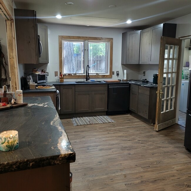 Building Photo - 26 Rosebud Ln