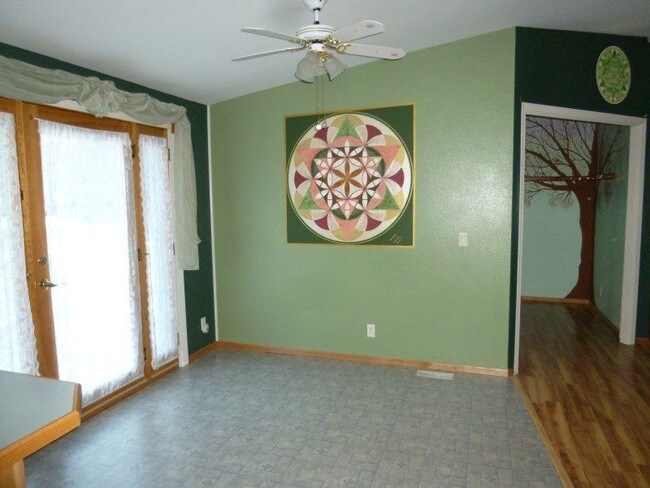 Building Photo - Rural North Idaho Home