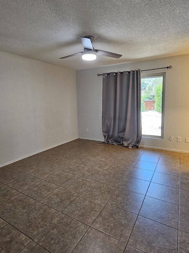 Foto del edificio - 3 bed 2 bath Townhome in Tempe