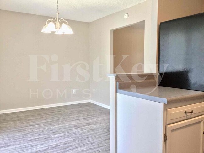 Foto del edificio - 3920 Pinetop Dr