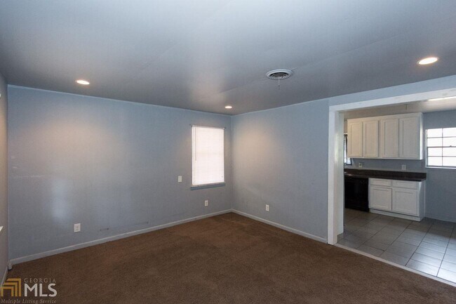 Building Photo - 968 Green Meadow Dr