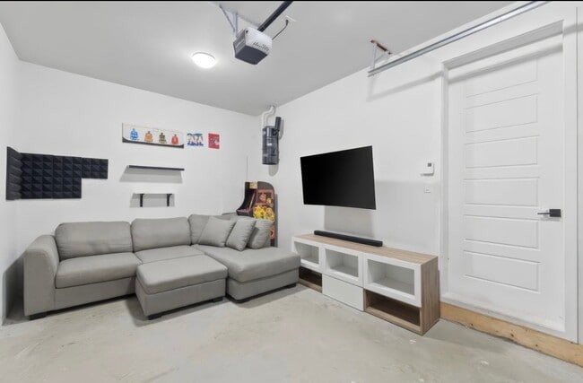 Building Photo - 13780 Rue Du Merlot