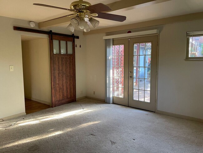 Building Photo - 6109 Golden Dawn Way